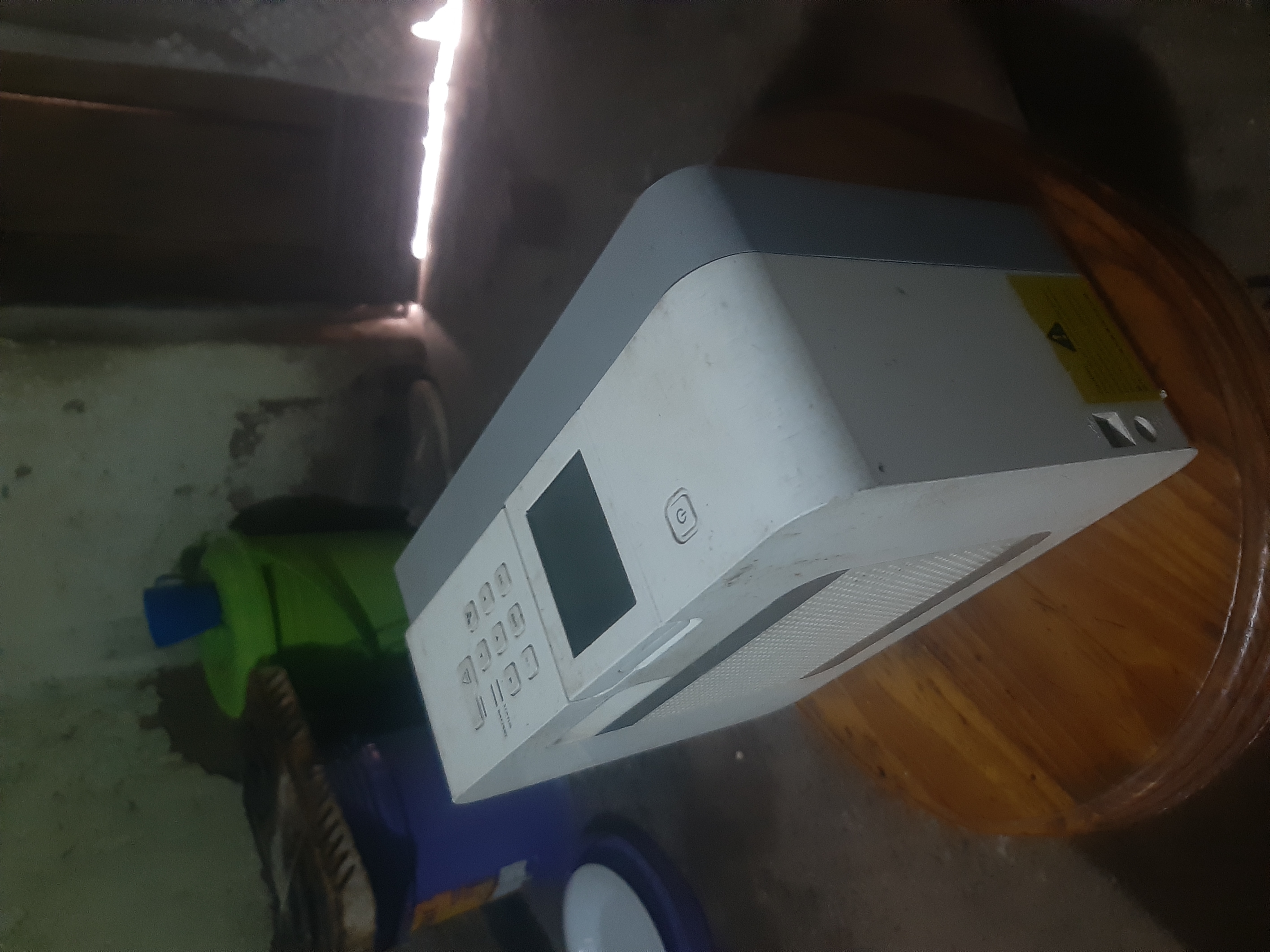 Passport photo printer