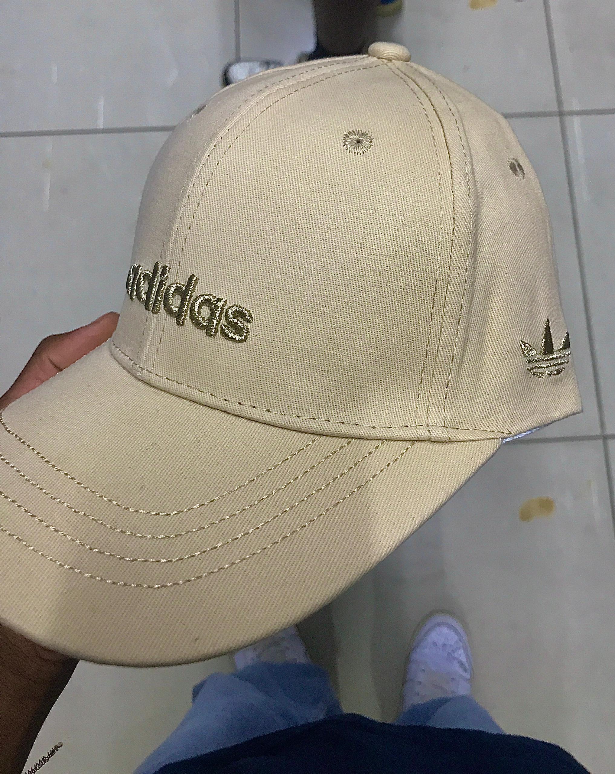 Caps