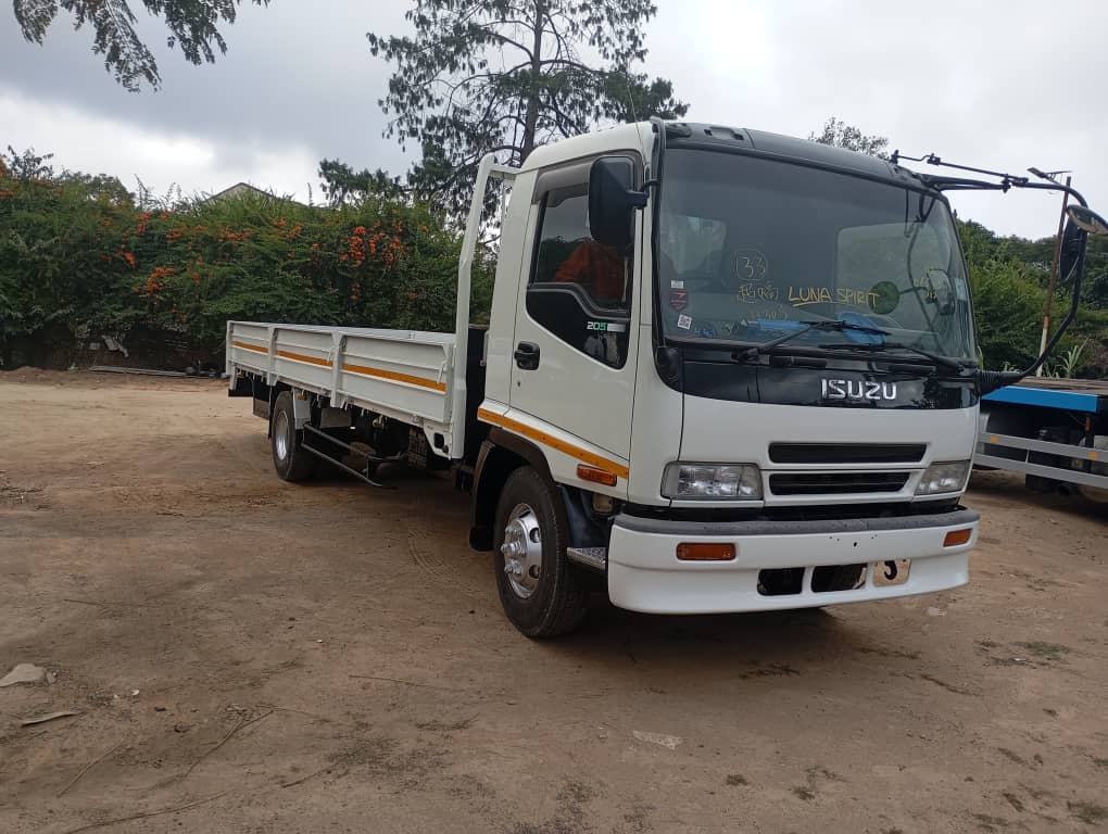 Unregistered Isuzu Forward 5 tonner