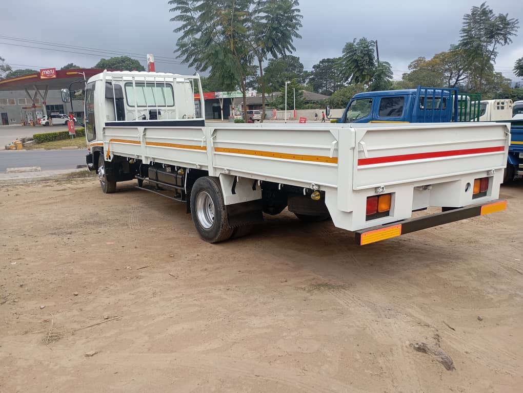 Unregistered Isuzu Forward 5 tonner