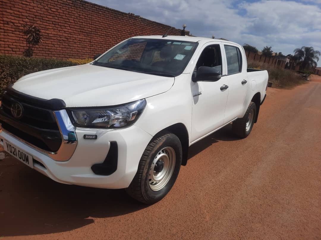 Unregistered Toyota Hilux GgD6 (2.4L)