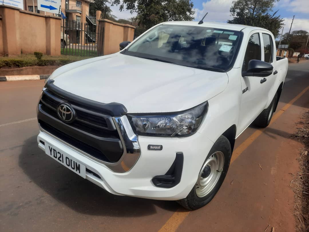 Unregistered Toyota Hilux GgD6 (2.4L)